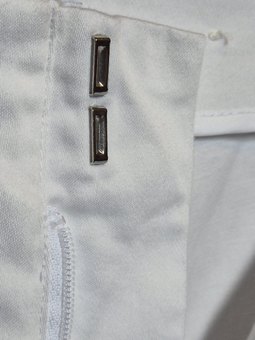 Dressbarn Women's White Cotton Blend Capris Pants With Hem Decor Size 14 - Picture 8 of 8